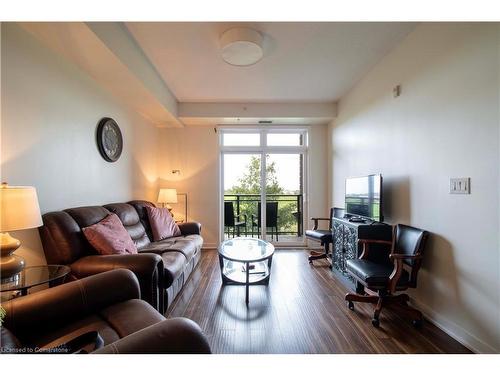 230-5010 Corporate Drive, Burlington, ON - Indoor Photo Showing Living Room