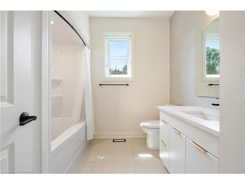 36-8974 Willoughby Drive, Niagara Falls, ON - Indoor Photo Showing Bathroom