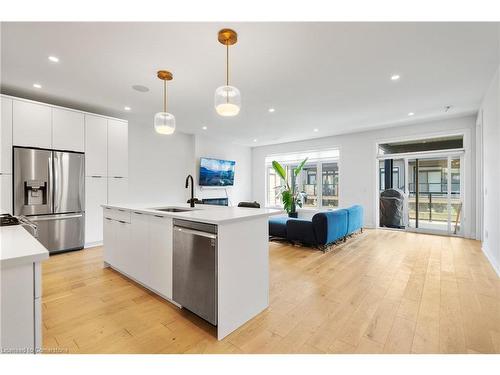 36-8974 Willoughby Drive, Niagara Falls, ON - Indoor Photo Showing Kitchen With Upgraded Kitchen