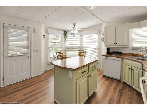 278-3033 Townline Road, Stevensville, ON - Indoor Photo Showing Kitchen With Double Sink