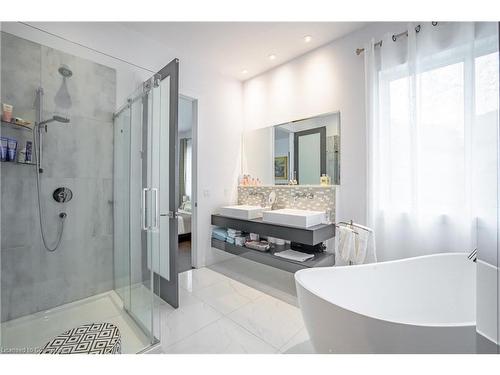 10 David Lowrey Court, Niagara-On-The-Lake, ON - Indoor Photo Showing Bathroom