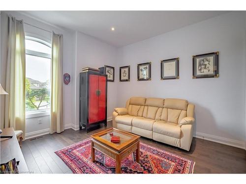 10 David Lowrey Court, Niagara-On-The-Lake, ON - Indoor Photo Showing Living Room