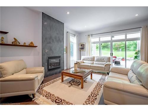 10 David Lowrey Court, Niagara-On-The-Lake, ON - Indoor Photo Showing Living Room With Fireplace