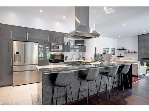 10 David Lowrey Court, Niagara-On-The-Lake, ON - Indoor Photo Showing Kitchen With Stainless Steel Kitchen With Upgraded Kitchen