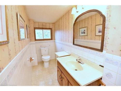 647 Limeridge Road E, Hamilton, ON - Indoor Photo Showing Bathroom