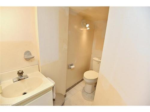 647 Limeridge Road E, Hamilton, ON - Indoor Photo Showing Bathroom