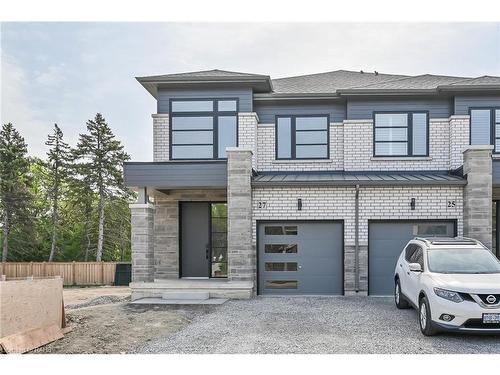 27 Kingfisher Drive, Hamilton, ON - Outdoor