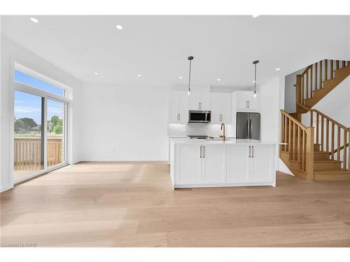 27 Kingfisher Drive, Hamilton, ON - Indoor Photo Showing Kitchen