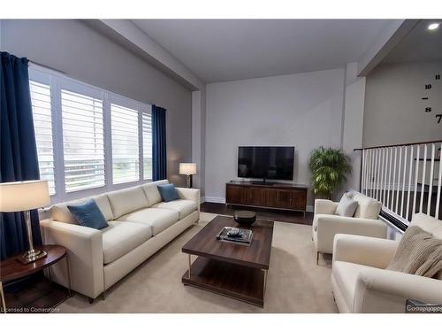 14 Thistle Lane, Dundas, ON - Indoor Photo Showing Living Room