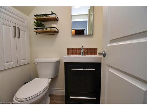 14 Thistle Lane, Dundas, ON - Indoor Photo Showing Bathroom