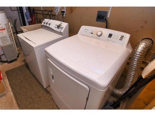 14 Thistle Lane, Dundas, ON - Indoor Photo Showing Laundry Room