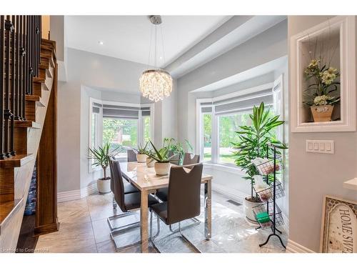 90 Main Street E, Grimsby, ON - Indoor Photo Showing Dining Room