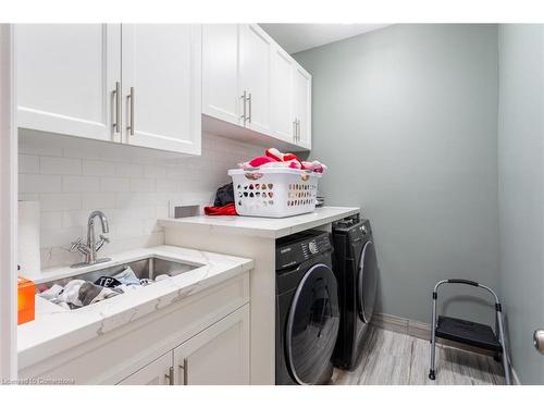 90 Main Street E, Grimsby, ON - Indoor Photo Showing Laundry Room