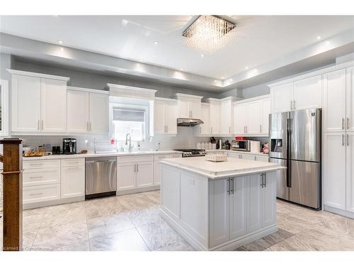 90 Main Street E, Grimsby, ON - Indoor Photo Showing Kitchen With Upgraded Kitchen