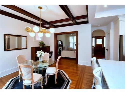 185 Fairleigh Avenue S, Hamilton, ON - Indoor Photo Showing Dining Room