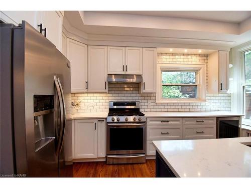 185 Fairleigh Avenue S, Hamilton, ON - Indoor Photo Showing Kitchen