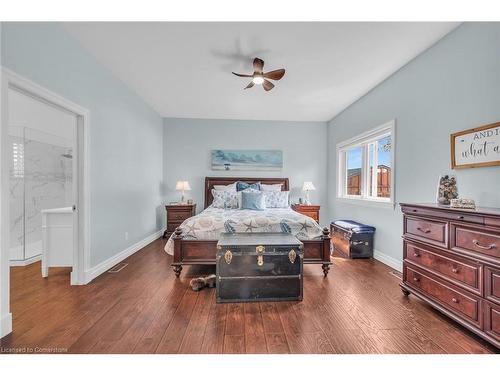 864 South Coast Drive, Peacock Point, ON - Indoor Photo Showing Bedroom