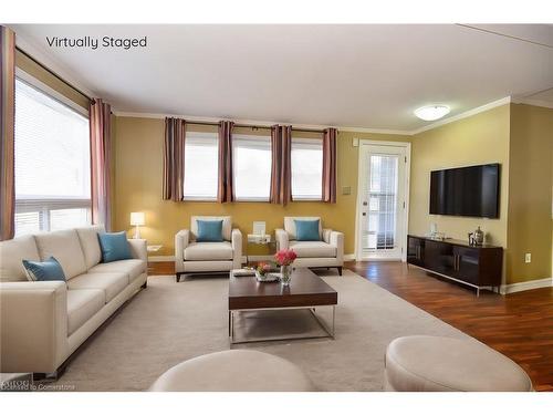 147 Maple Crescent, Flamborough, ON - Indoor Photo Showing Living Room