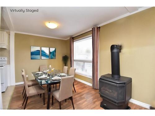 147 Maple Crescent, Flamborough, ON - Indoor Photo Showing Dining Room