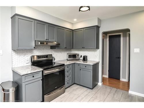 118 Seneca Drive, Ancaster, ON - Indoor Photo Showing Kitchen