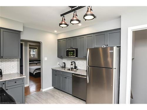 118 Seneca Drive, Ancaster, ON - Indoor Photo Showing Kitchen