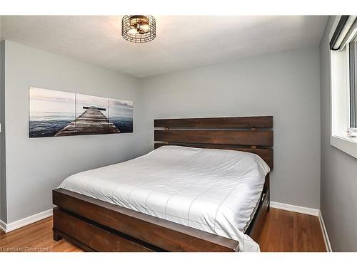 118 Seneca Drive, Ancaster, ON - Indoor Photo Showing Bedroom