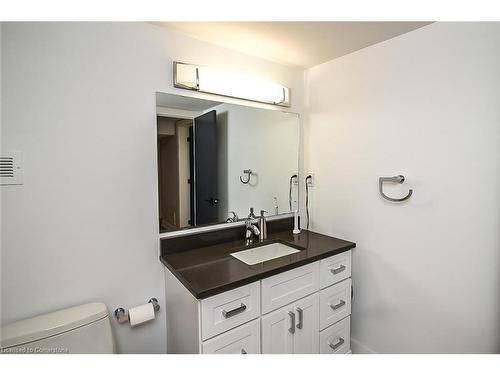 118 Seneca Drive, Ancaster, ON - Indoor Photo Showing Bathroom