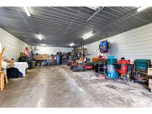 18234 Mississauga Road, Caledon, ON - Indoor Photo Showing Garage