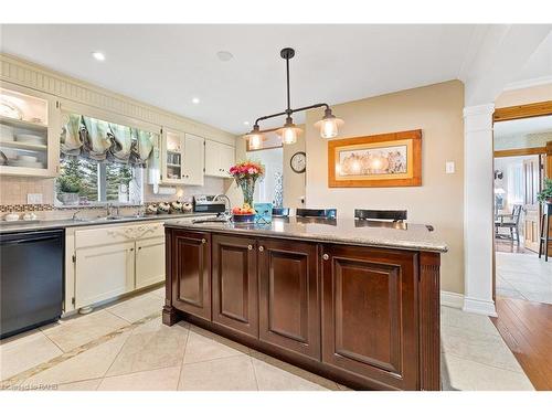 18234 Mississauga Road, Caledon, ON - Indoor Photo Showing Kitchen With Double Sink