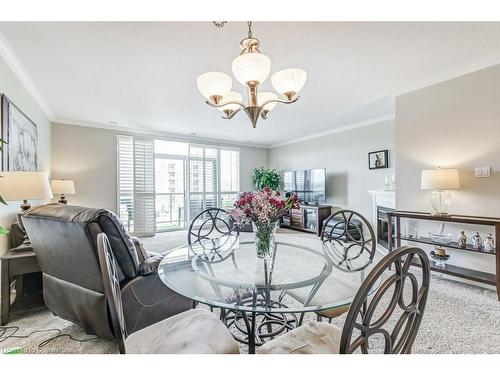 409-1998 Ironstone Drive, Burlington, ON - Indoor Photo Showing Dining Room