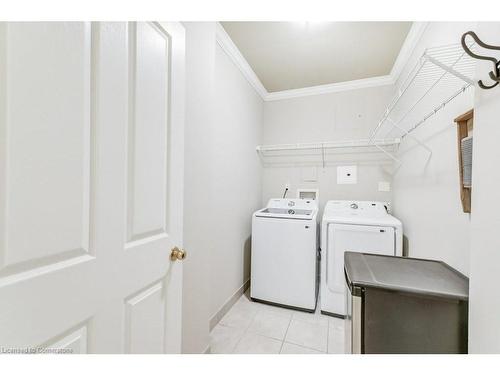 409-1998 Ironstone Drive, Burlington, ON - Indoor Photo Showing Laundry Room