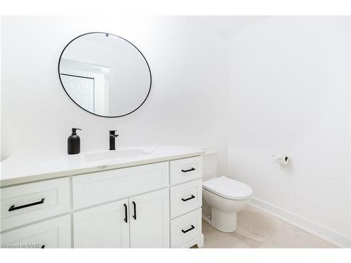 837 Danforth Place, Burlington, ON - Indoor Photo Showing Bathroom