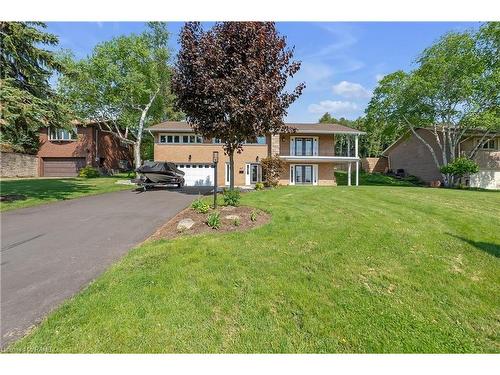 837 Danforth Place, Burlington, ON - Outdoor With Facade