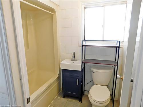 43670 Sider Road, Wainfleet, ON - Indoor Photo Showing Bathroom