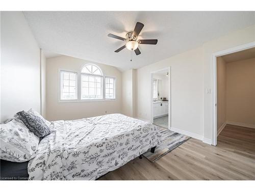 1148 Upper Wentworth Street, Hamilton, ON - Indoor Photo Showing Bedroom