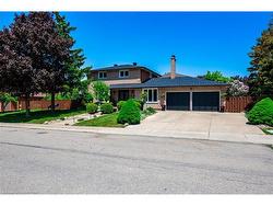 87 Monte Drive  Hamilton, ON L8G 4M4