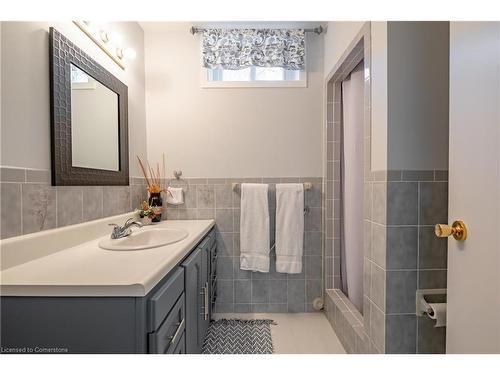 87 Monte Drive, Hamilton, ON - Indoor Photo Showing Bathroom