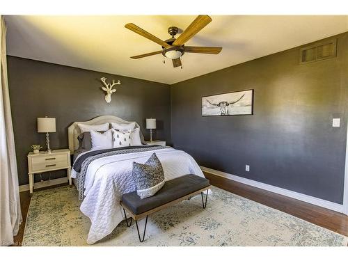 11635 Burnaby Road, Wainfleet, ON - Indoor Photo Showing Bedroom