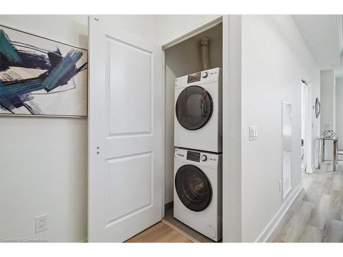 305-2007 James Street, Burlington, ON - Indoor Photo Showing Laundry Room