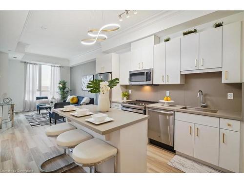 305-2007 James Street, Burlington, ON - Indoor Photo Showing Kitchen