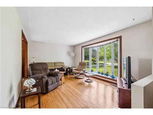 6299 Guelph Line, Burlington, ON - Indoor