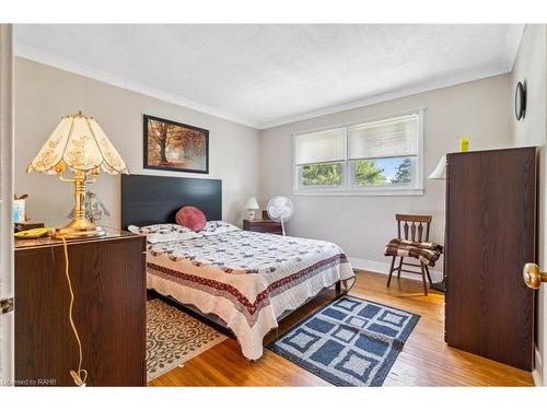 6299 Guelph Line, Burlington, ON - Indoor Photo Showing Bedroom