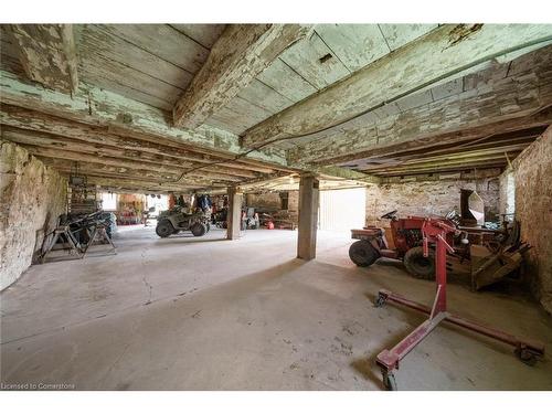 4932 Fly Road, Lincoln, ON - Indoor Photo Showing Garage