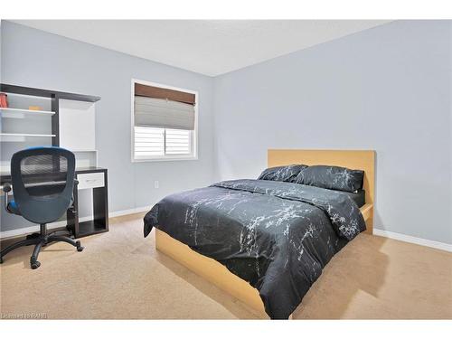 196 Bradley Avenue, Binbrook, ON - Indoor Photo Showing Bedroom