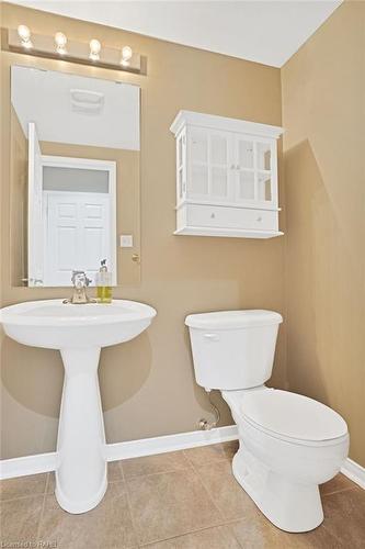 196 Bradley Avenue, Binbrook, ON - Indoor Photo Showing Bathroom