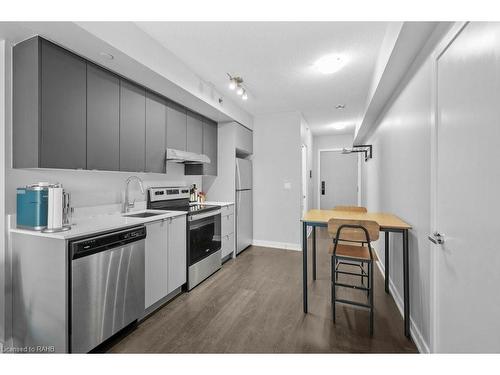 B602-3200 Dakota Common, Burlington, ON - Indoor Photo Showing Kitchen With Upgraded Kitchen