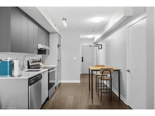 B602-3200 Dakota Common, Burlington, ON - Indoor Photo Showing Kitchen With Upgraded Kitchen