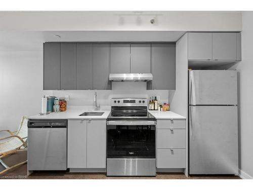 B602-3200 Dakota Common, Burlington, ON - Indoor Photo Showing Kitchen With Upgraded Kitchen