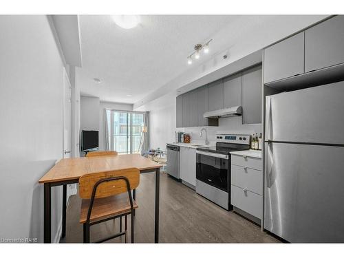 B602-3200 Dakota Common, Burlington, ON - Indoor Photo Showing Kitchen