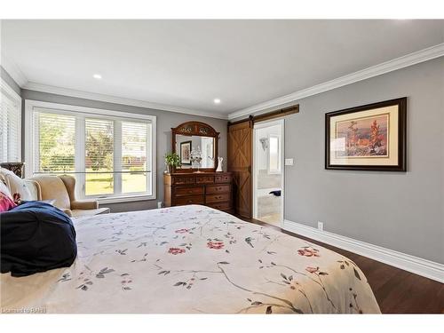 2189 Niagara Parkway, Fort Erie, ON - Indoor Photo Showing Bedroom